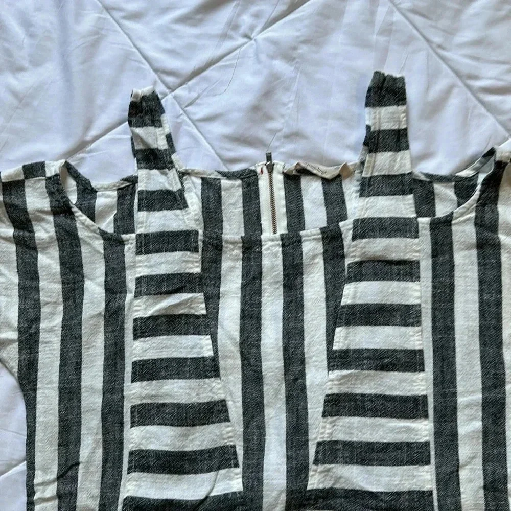 Soft Surroundings Gray and White Linen Blend Cold Shoulder Blouse size M pockets
